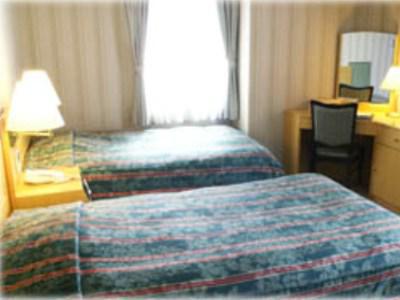 Hotel Half Time